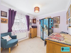 Bedroom- click for photo gallery